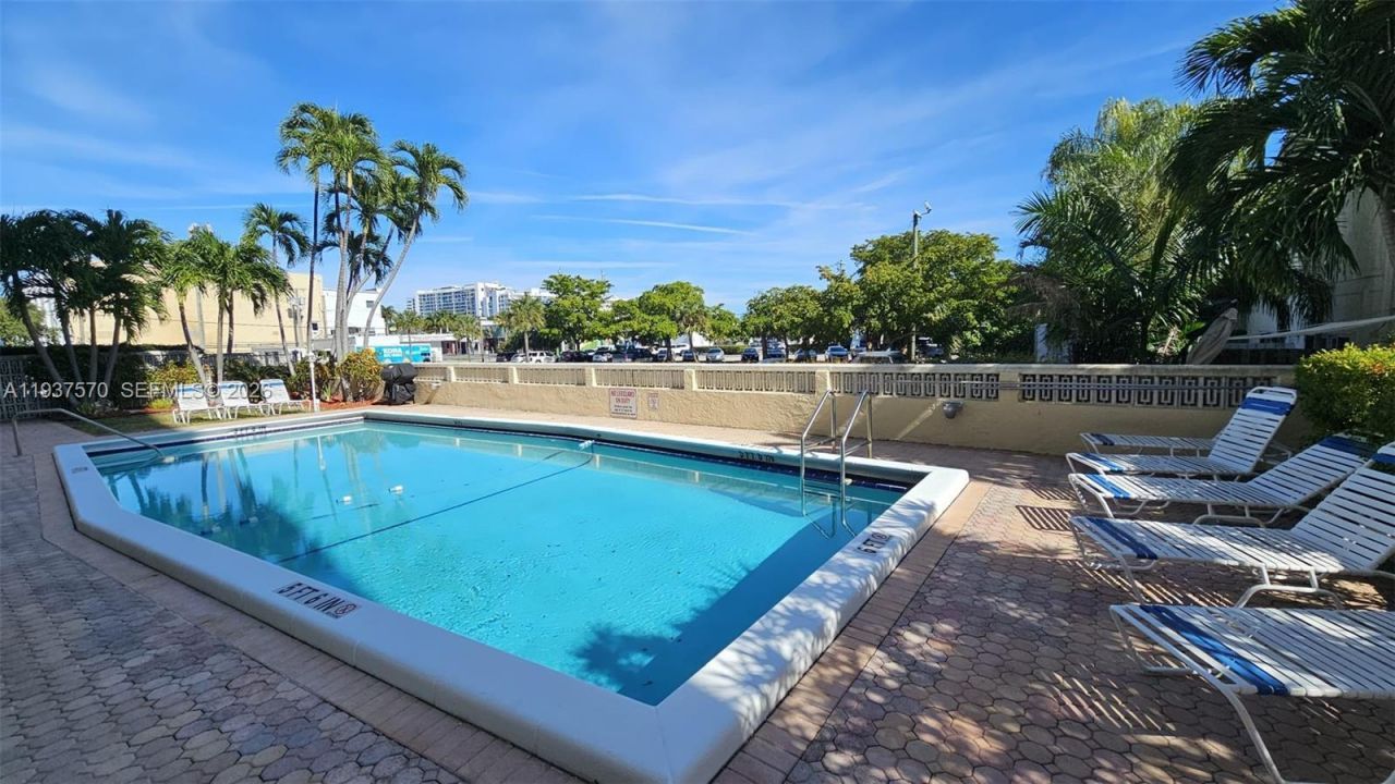 900 NE 18th Ave , Unit 801, Fort Lauderdale, FL 33304 Photo