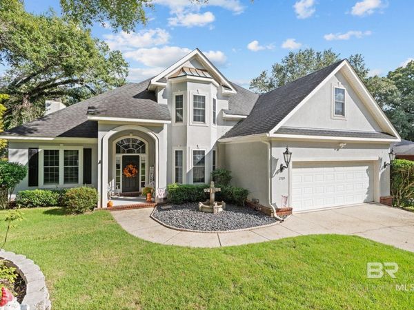 2705 CHARLESTOWNE Drive, Mobile, AL 36693