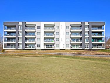 5189 Highpointe Lakes Drive, Unit 8205, Westerville, OH 43081