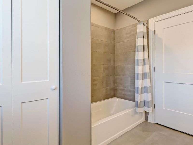 5189 Highpointe Lakes Drive , Unit 8205, Westerville, OH 43081 Photo 24