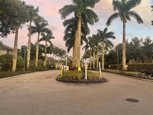 4179 N Haverhill Rd, Unit 602, West Palm Beach, FL 33417