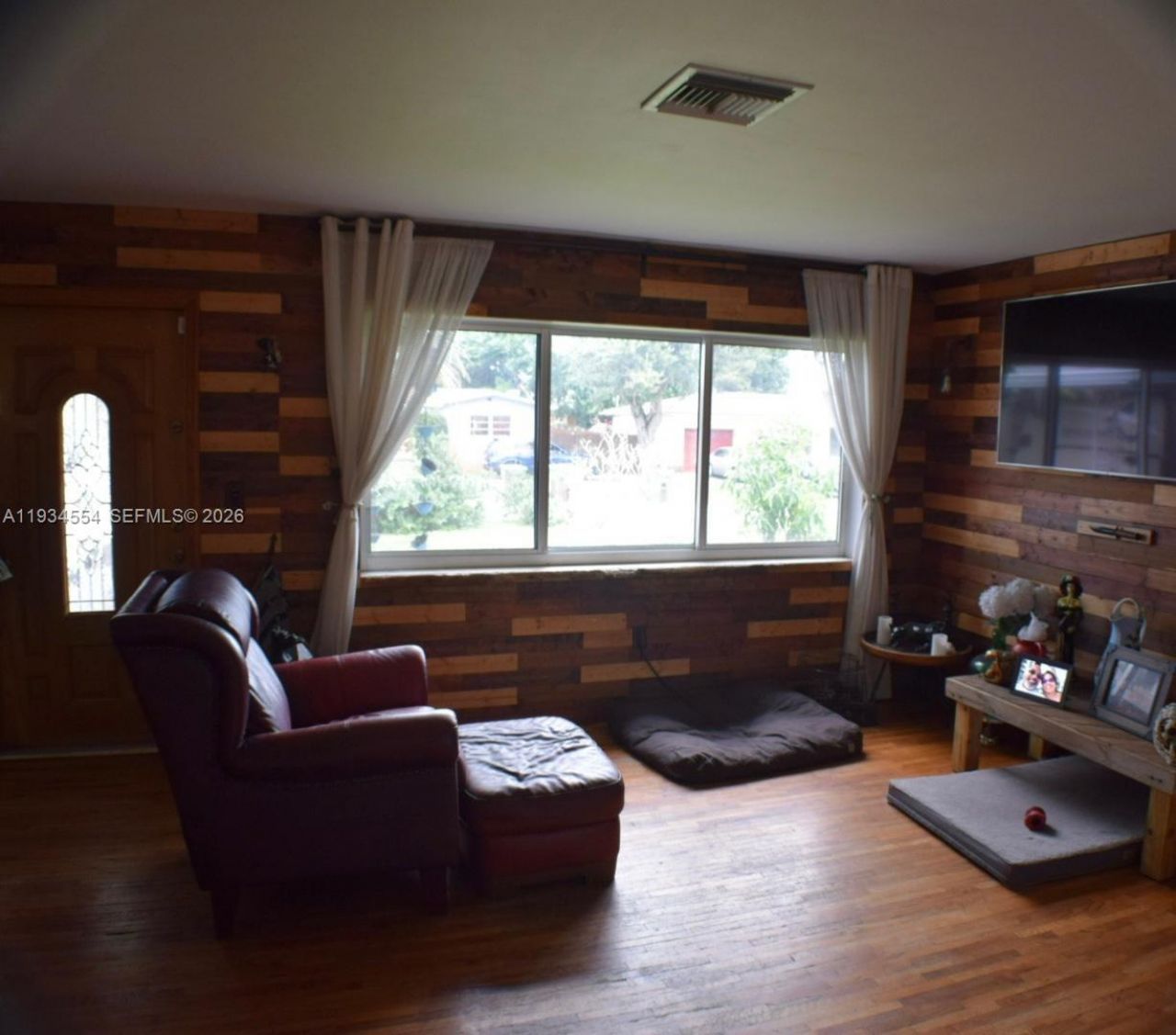 630 NE 165th St, Miami, FL 33162 Photo