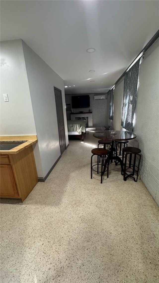 630 NE 165th St, Miami, FL 33162 Photo