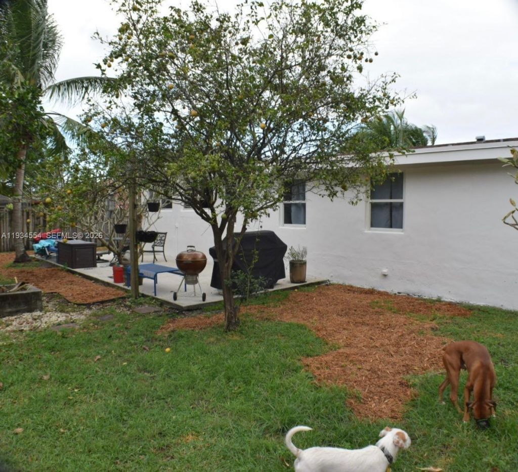 630 NE 165th St, Miami, FL 33162 Photo