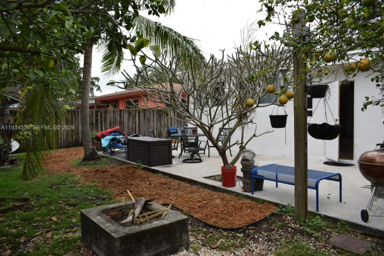 630 NE 165th St, Miami, FL 33162 Photo