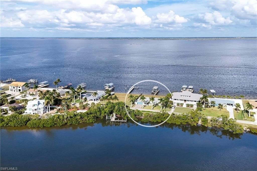 2210 Eighth Ave, Saint James City, FL 33956 Photo