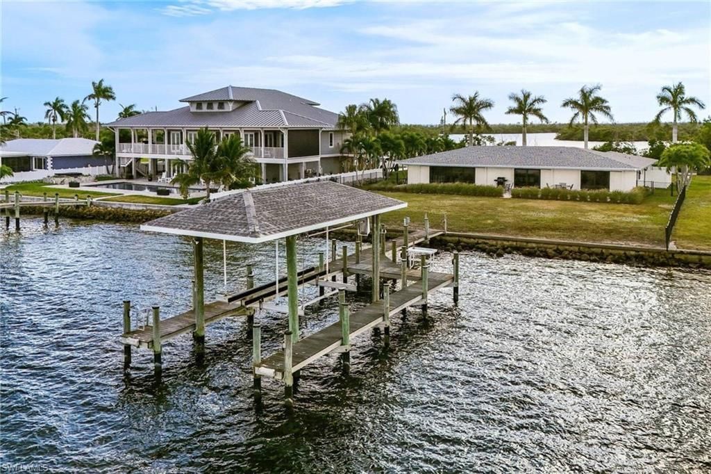 2210 Eighth Ave, Saint James City, FL 33956 Photo