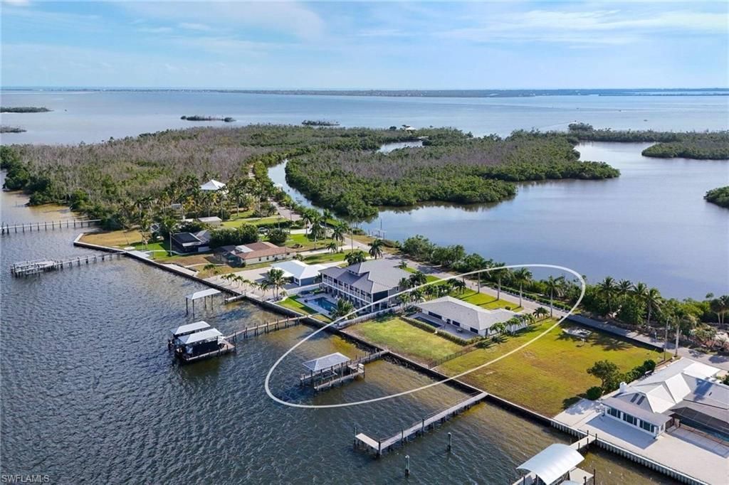 2210 Eighth Ave, Saint James City, FL 33956 Photo