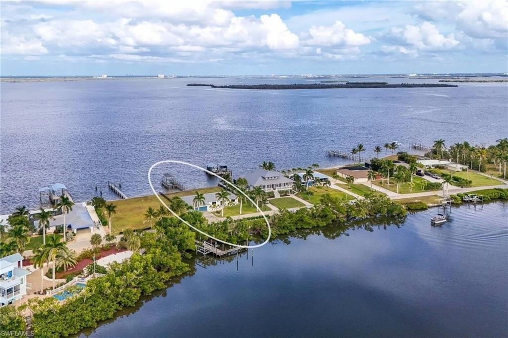 2210 Eighth Ave, Saint James City, FL 33956 Photo