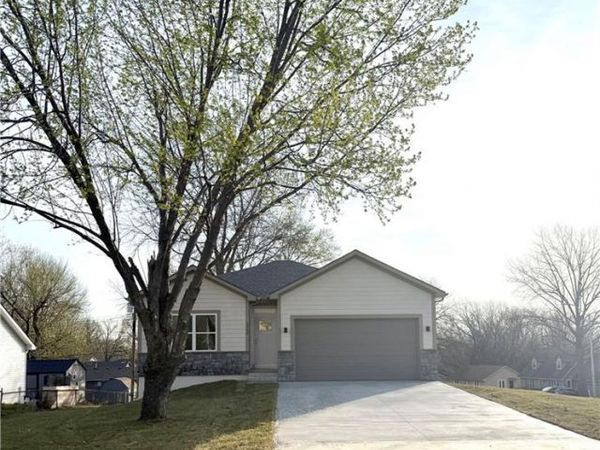 1705 Johnston Street, Liberty, MO 64068