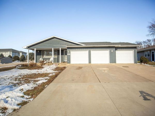324 W South Avenue, Algona, IA 50511