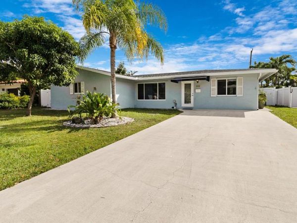 912 SE 8th Court, Deerfield Beach, FL 33441
