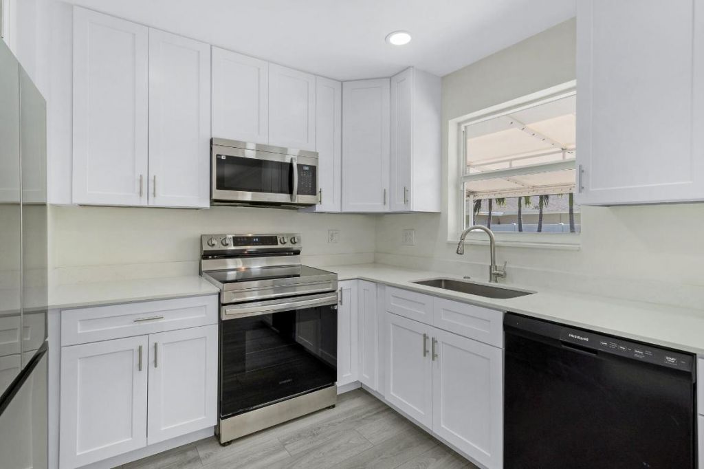 912 SE 8th Court, Deerfield Beach, FL 33441 Photo