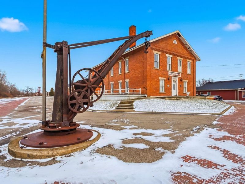 412 E River Street, Elyria, OH 44035 Photo 1