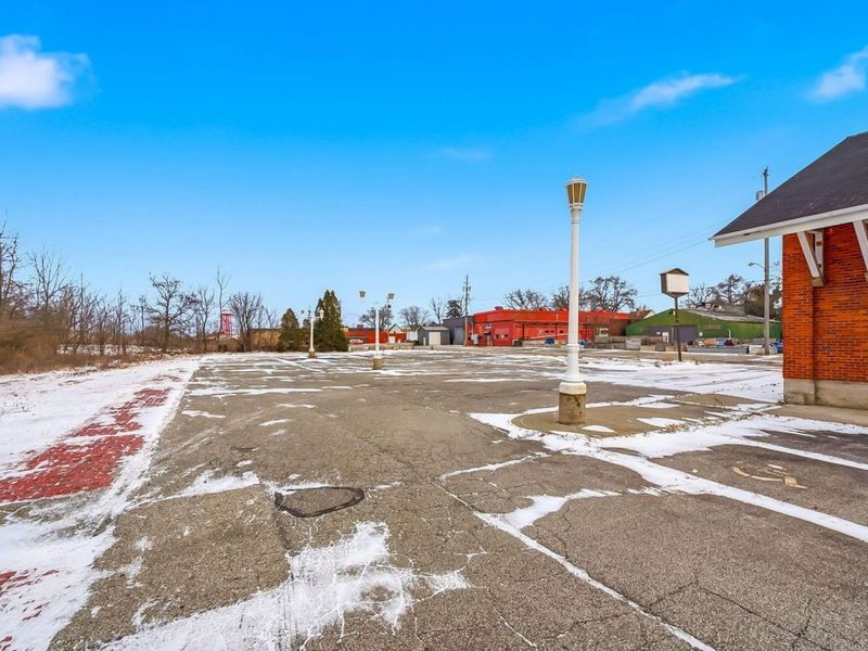 412 E River Street, Elyria, OH 44035 Photo 13