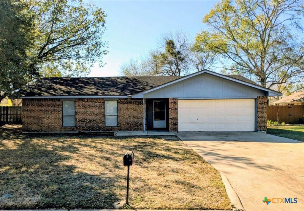 705 Third Street, Cuero, TX 77954 Main Photo