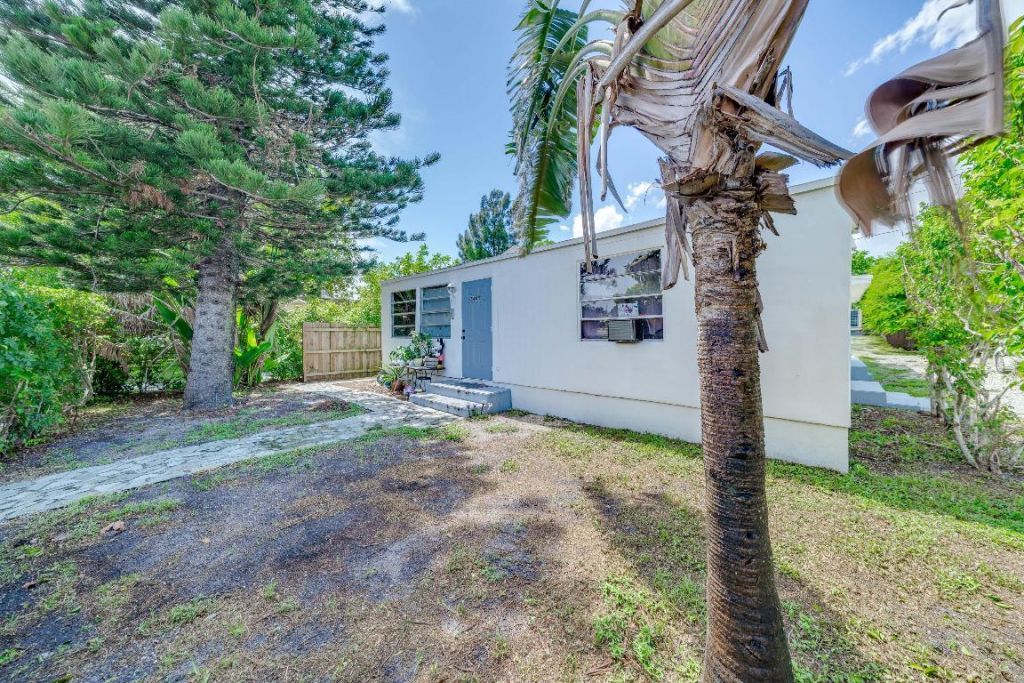 2405-2407 N East Coast Street, Lake Worth Beach, FL 33460 Photo