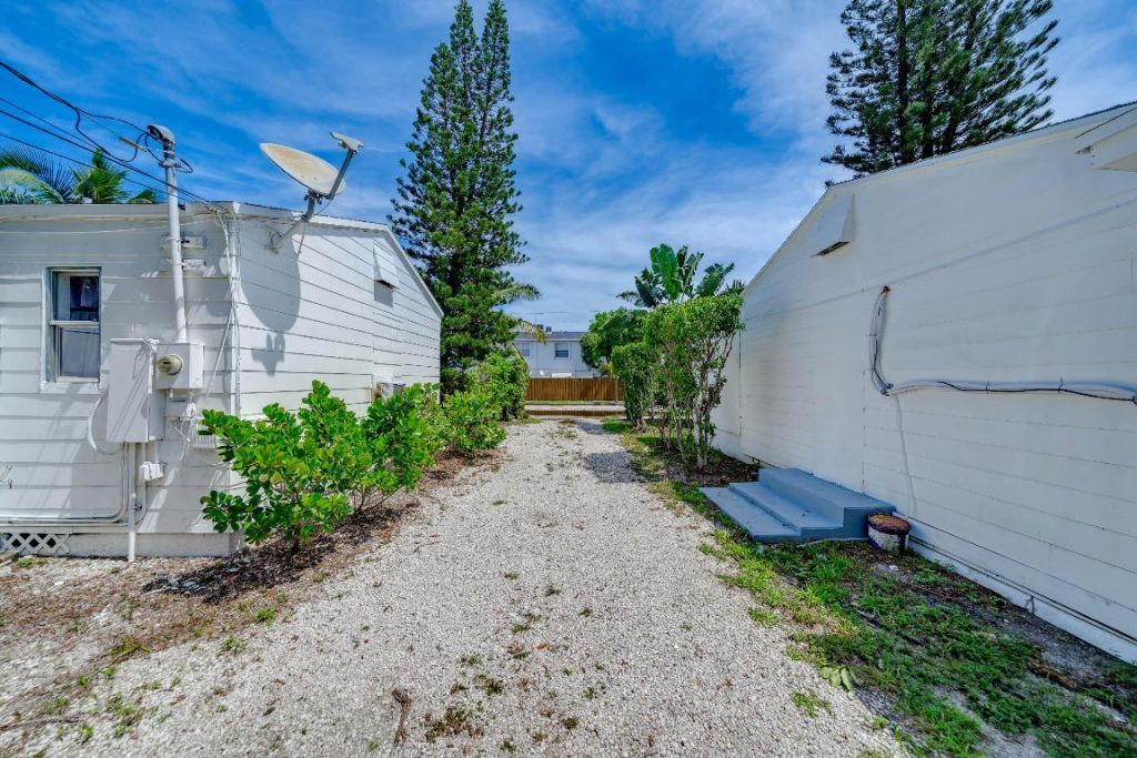 2405-2407 N East Coast Street, Lake Worth Beach, FL 33460 Photo