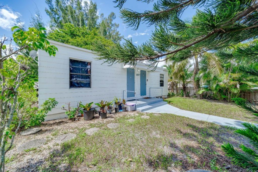 2405-2407 N East Coast Street, Lake Worth Beach, FL 33460 Photo