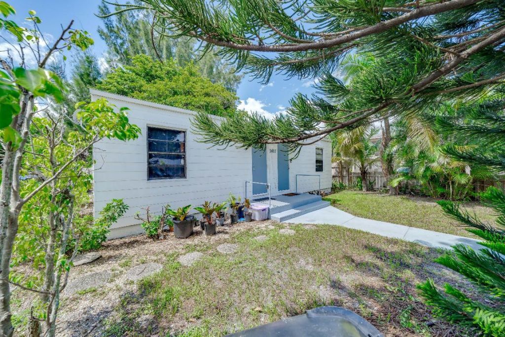 2405-2407 N East Coast Street, Lake Worth Beach, FL 33460 Photo