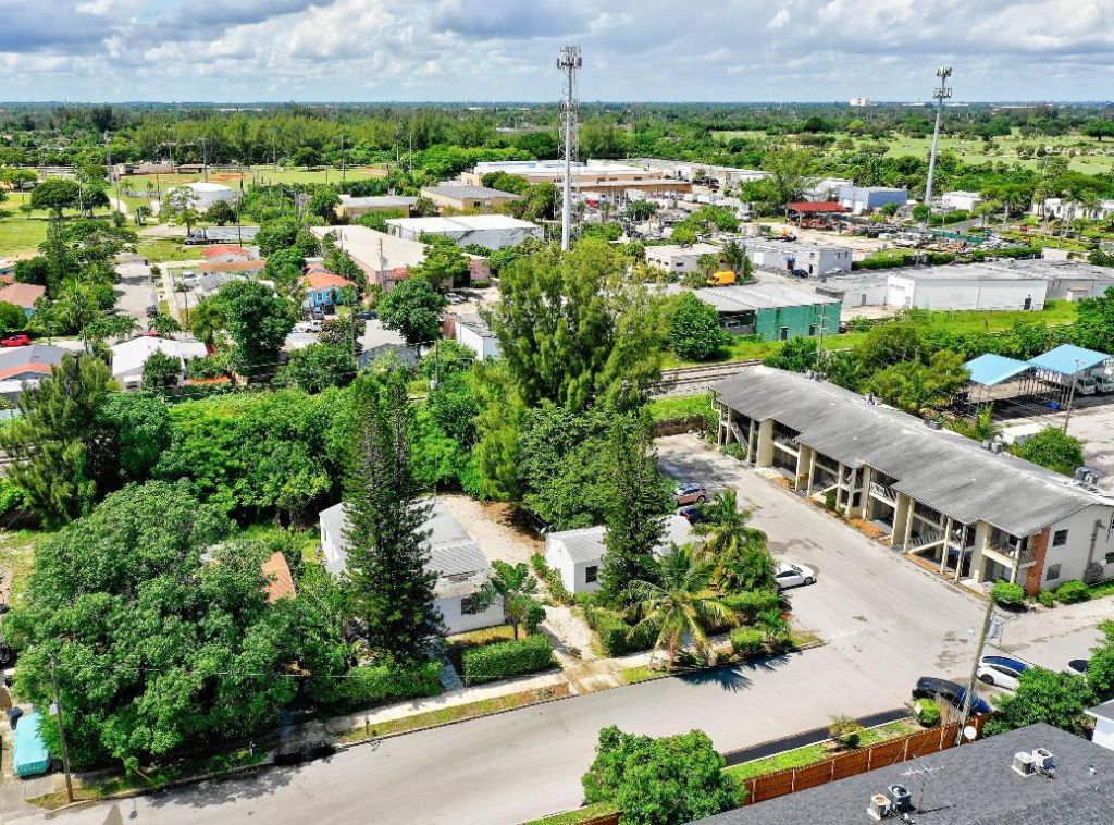 2405-2407 N East Coast Street, Lake Worth Beach, FL 33460 Photo