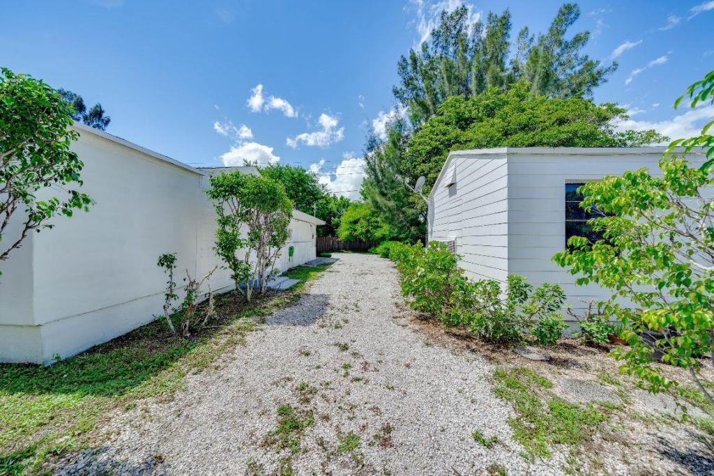 2405-2407 N East Coast Street, Lake Worth Beach, FL 33460 Photo