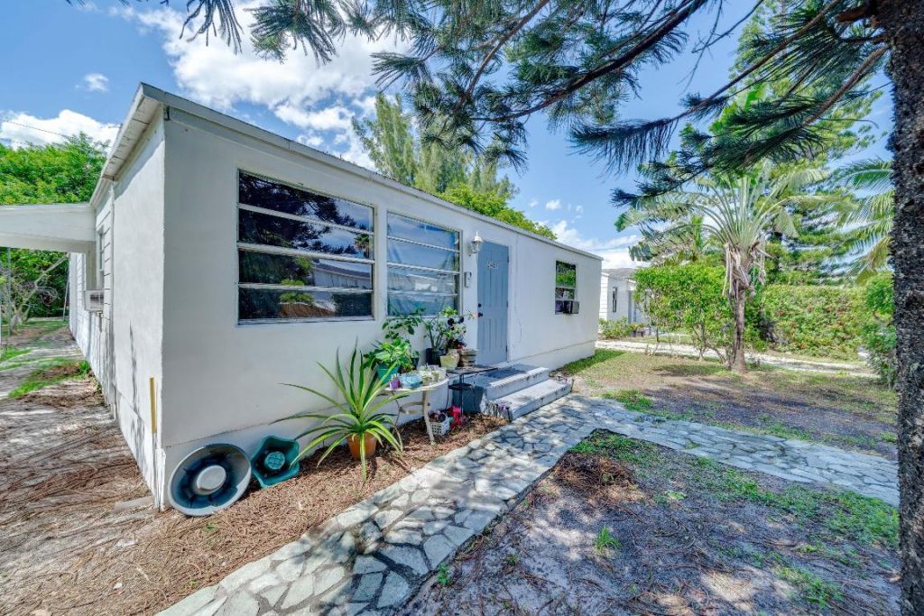 2405-2407 N East Coast Street, Lake Worth Beach, FL 33460 Photo