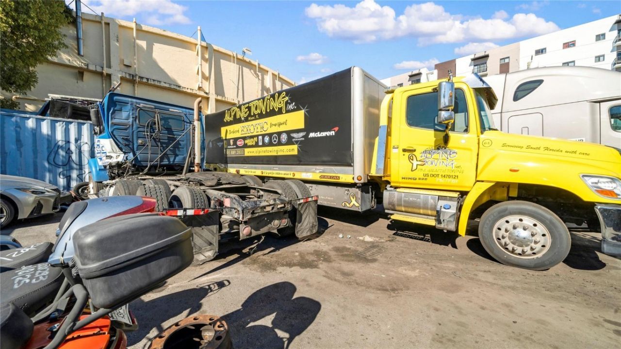 820 NW 23rd St, Miami, FL 33127 Photo