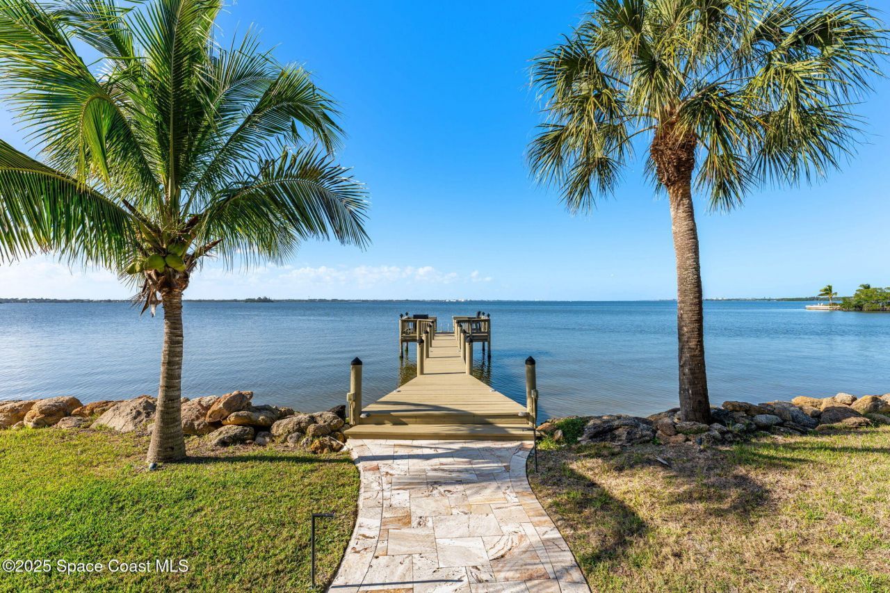 467 Spoonbill Lane, Melbourne Beach, FL 32951 Photo