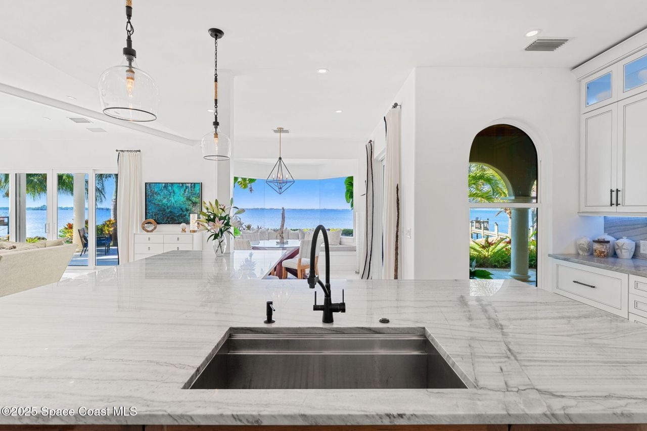 467 Spoonbill Lane, Melbourne Beach, FL 32951 Photo