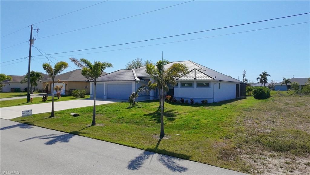 3318 SW 8th Pl, Cape Coral, FL 33914 Photo