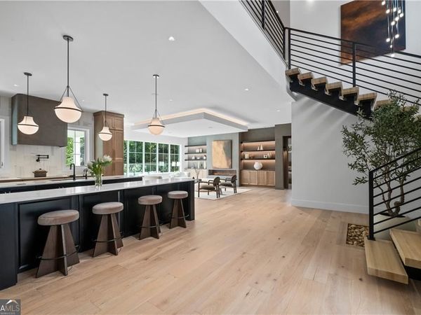 2650 ROSWELL Road, Marietta, GA 30062