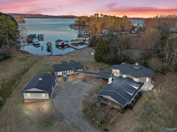 140 Cotton Road, Guntersville, AL 35976