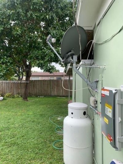 17200 N Miami Ave, Miami, FL 33169 Photo