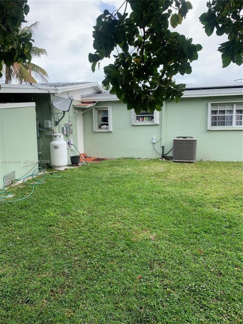 17200 N Miami Ave, Miami, FL 33169 Photo