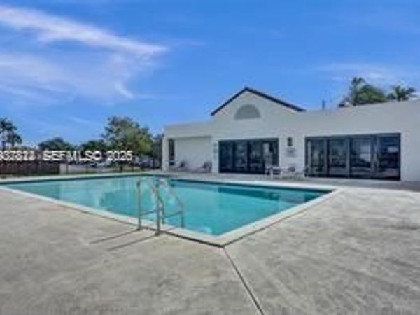 212 Lake Pointe Dr, Unit 210, Oakland Park, FL 33309