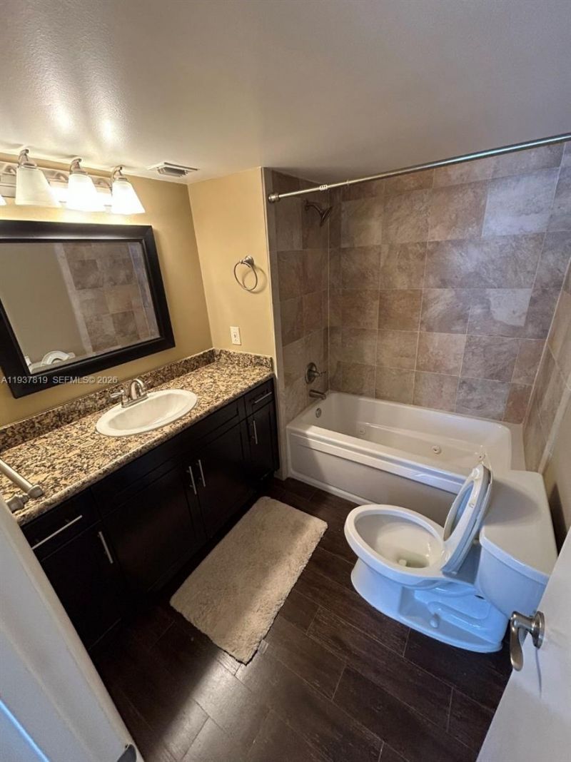 3001 W Rolling Hills Cir, Unit 705, Davie, FL 33328 Photo