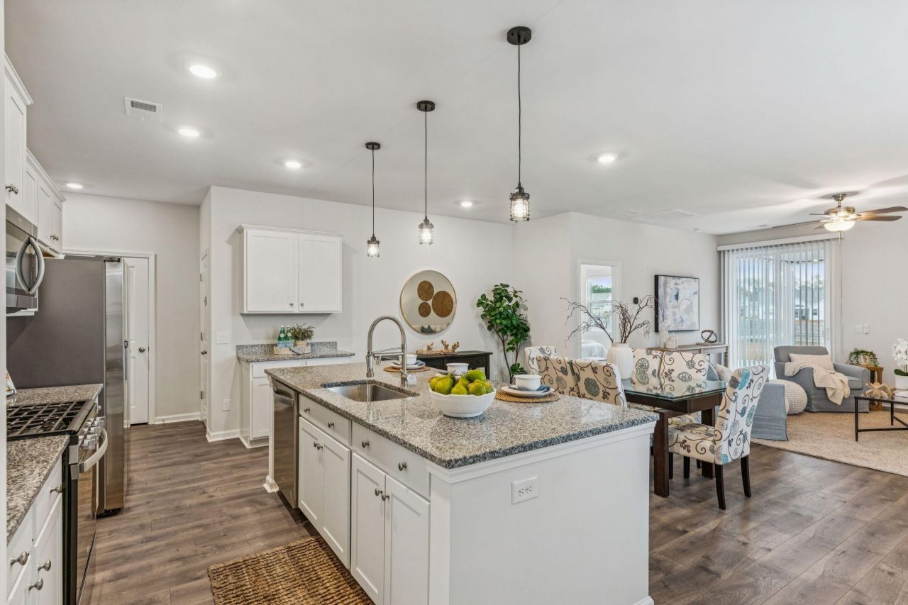 223 Silver Creek Drive Photo 11