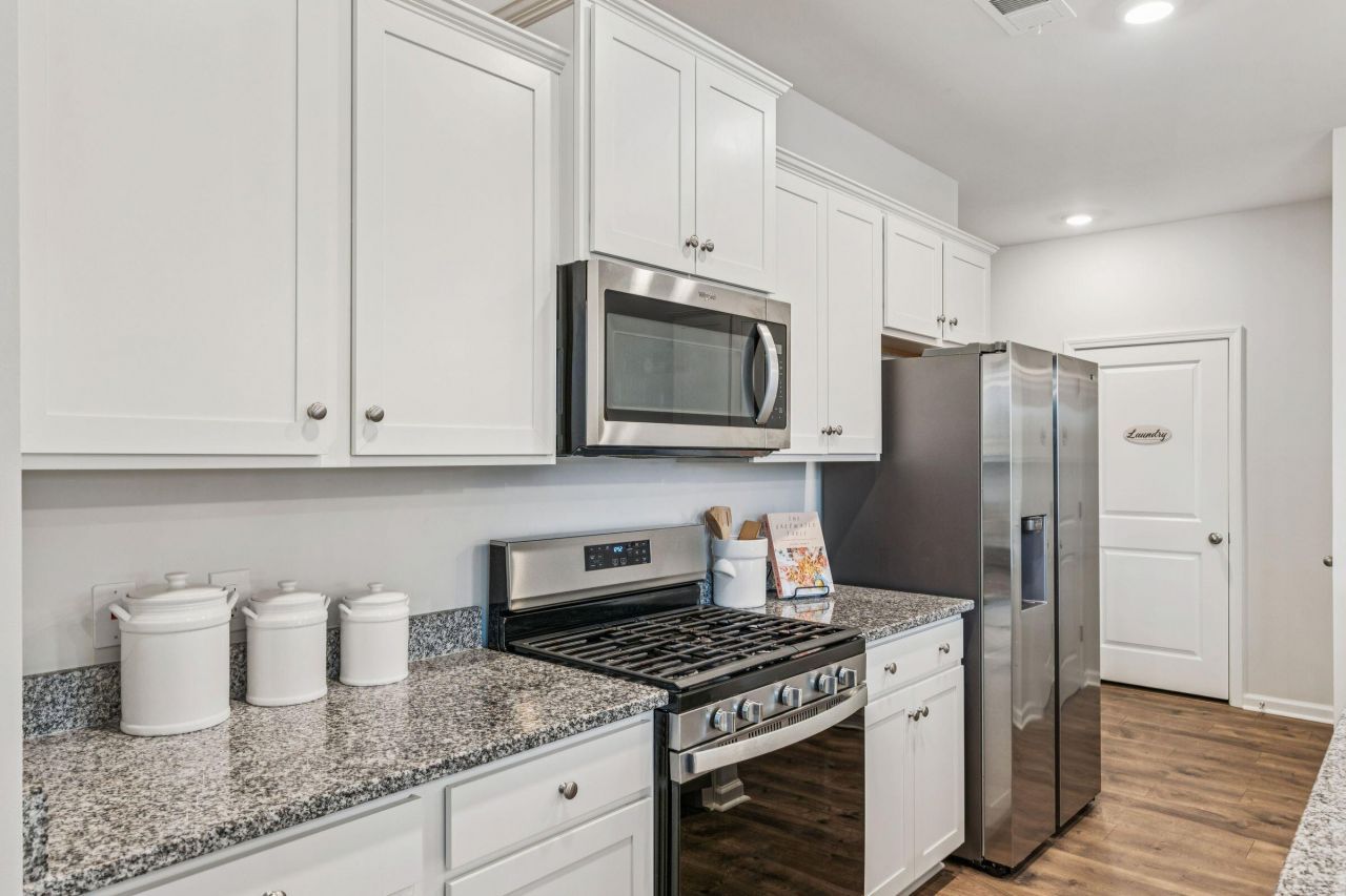 223 Silver Creek Drive Photo 13