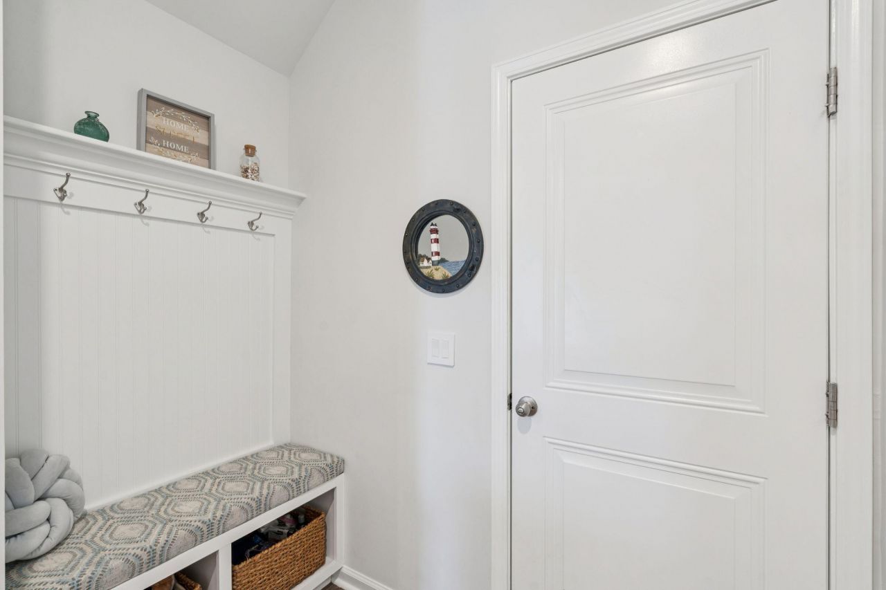 223 Silver Creek Drive Photo 17