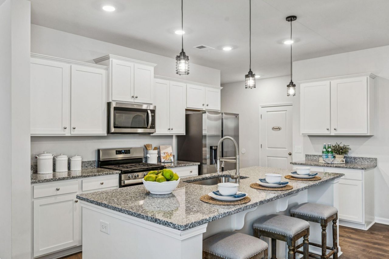 223 Silver Creek Drive Photo 3