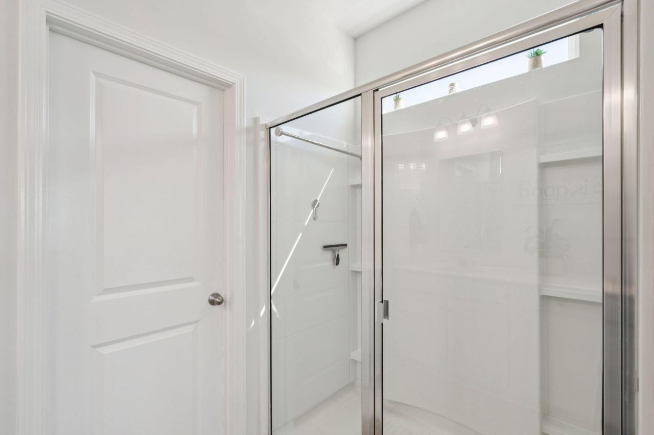 223 Silver Creek Drive Photo 32