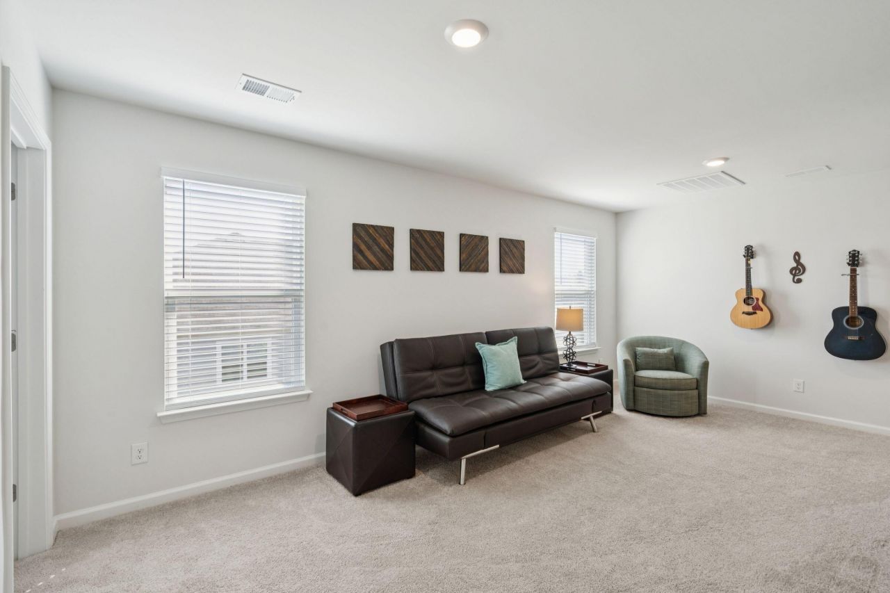 223 Silver Creek Drive Photo 44