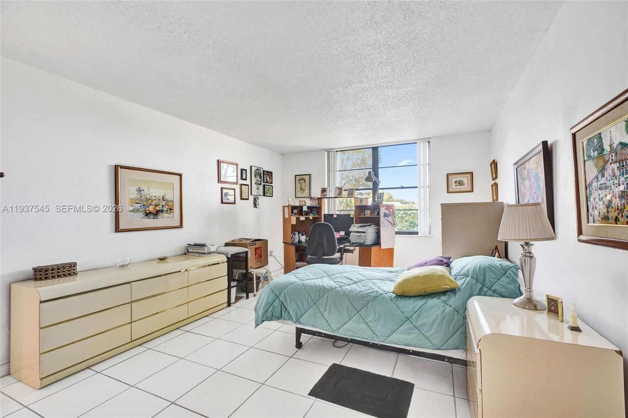 10854 Kendall Dr, Unit 221, Miami, FL 33176 Photo