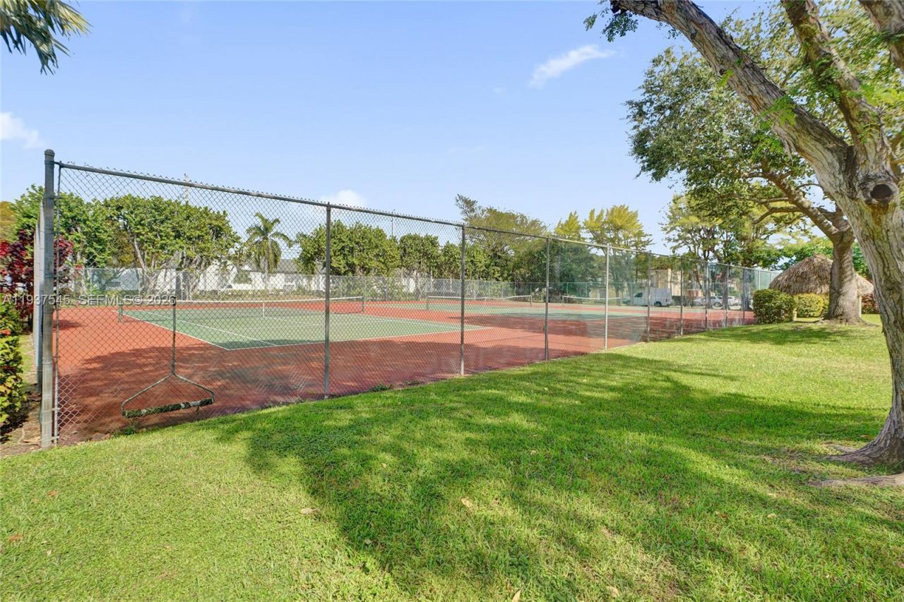 10854 Kendall Dr, Unit 221, Miami, FL 33176 Photo