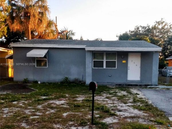 710 52nd St, West Palm Beach, FL 33407