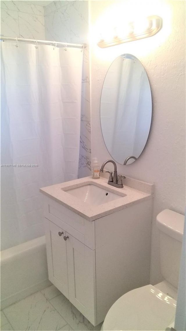 710 52nd St, West Palm Beach, FL 33407 Photo