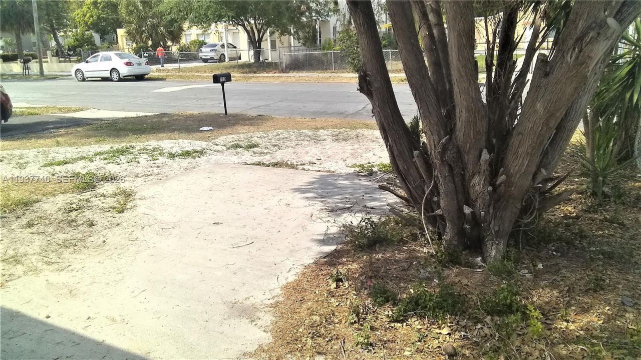 710 52nd St, West Palm Beach, FL 33407 Photo