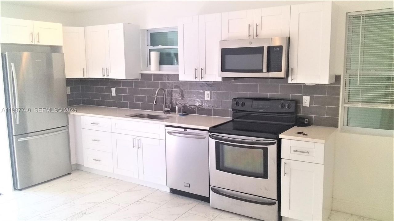 710 52nd St, West Palm Beach, FL 33407 Photo