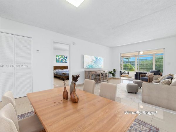 2951 NW 46th Ave, Unit 306, Lauderdale Lakes, FL 33313